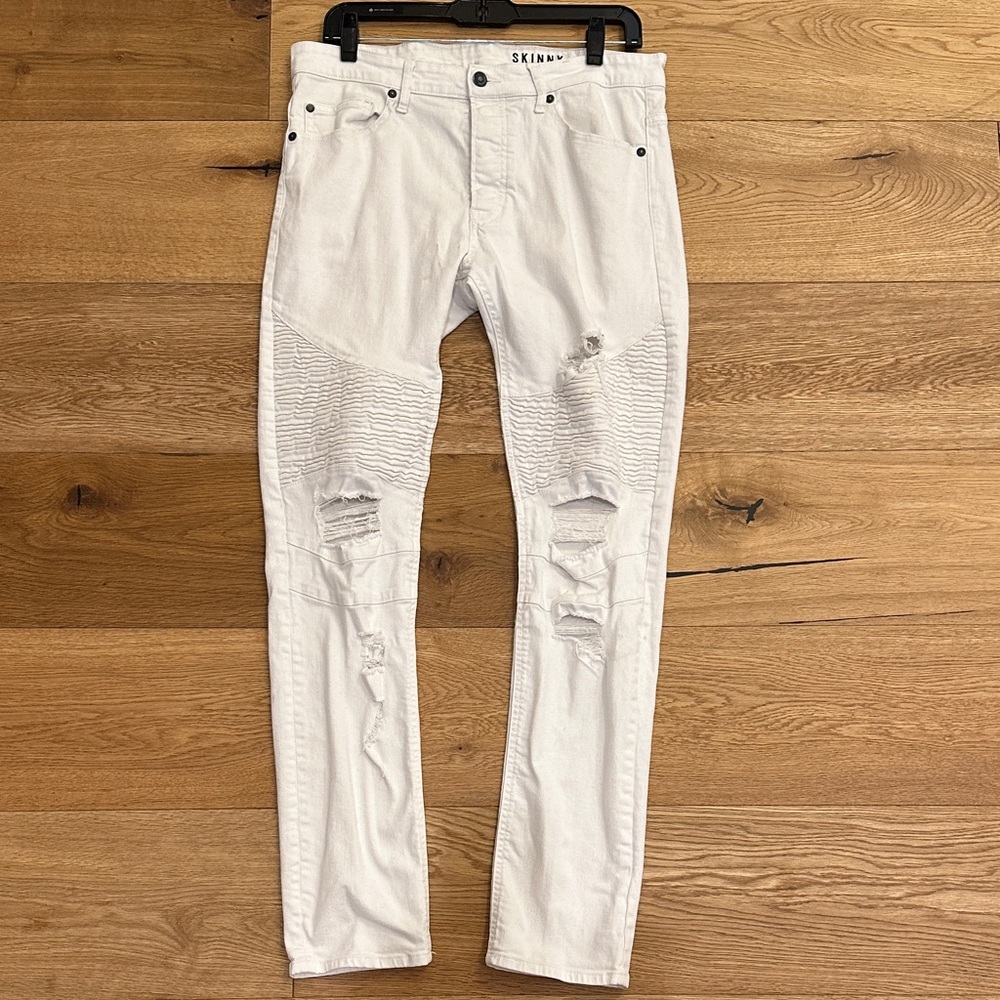 Men’s SKINN Light Cream Skinny Jeans with Ripped Design